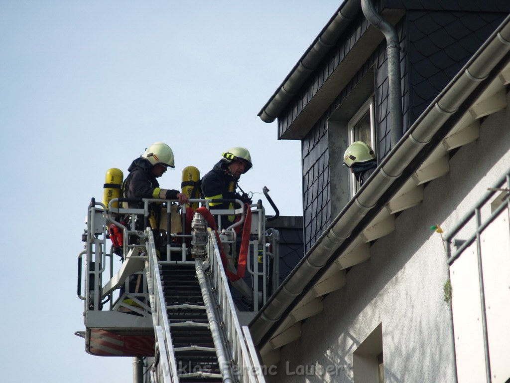 Dachgeschossbrand Koeln Muelheim Duennwalderstr  096.JPG
